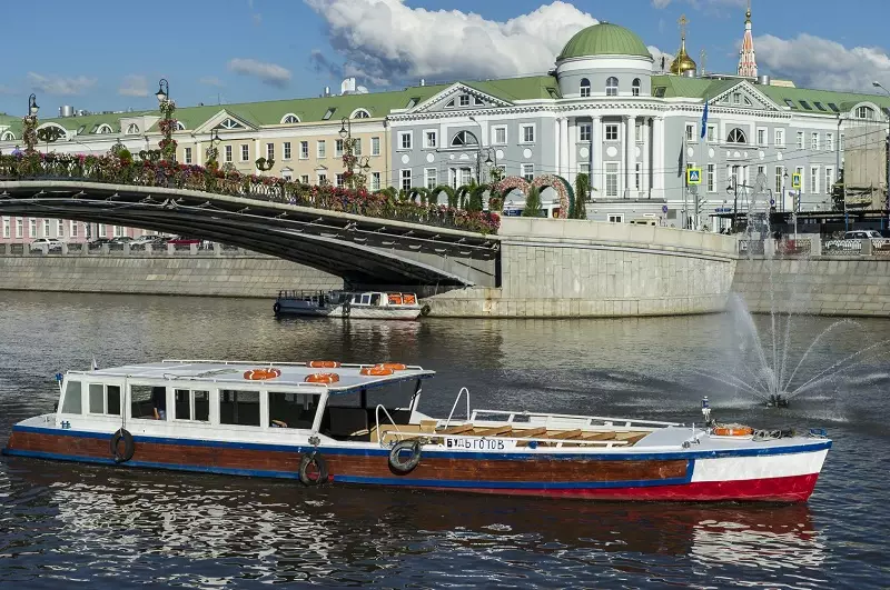Фото теплохода